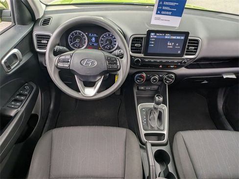 Certified 2022 Hyundai Venue SE image 31