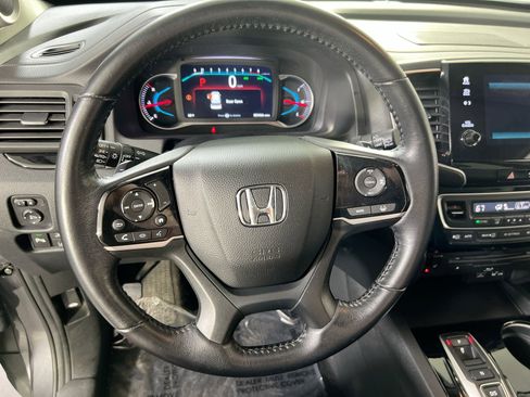 Used 2021 Honda Pilot Touring image 11