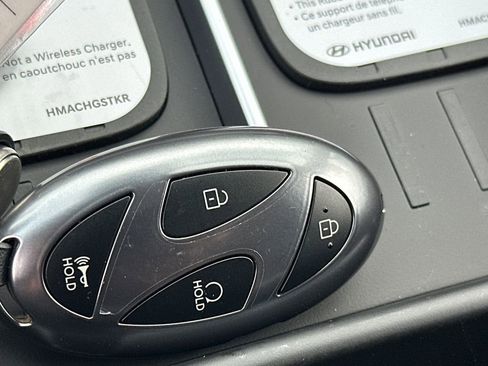 New 2026 Hyundai Santa Fe SE image 32