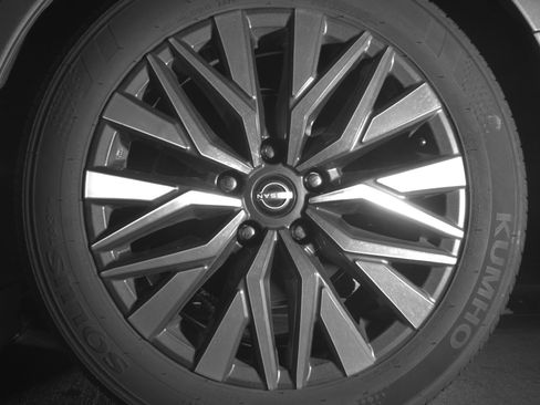 Used 2025 Nissan Altima 2.5 SV image 14