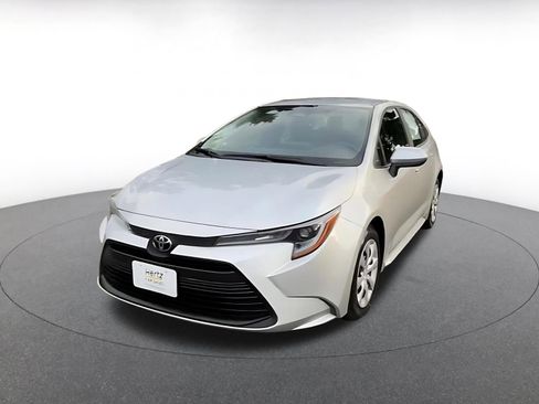 Used 2025 Toyota Corolla LE image 7