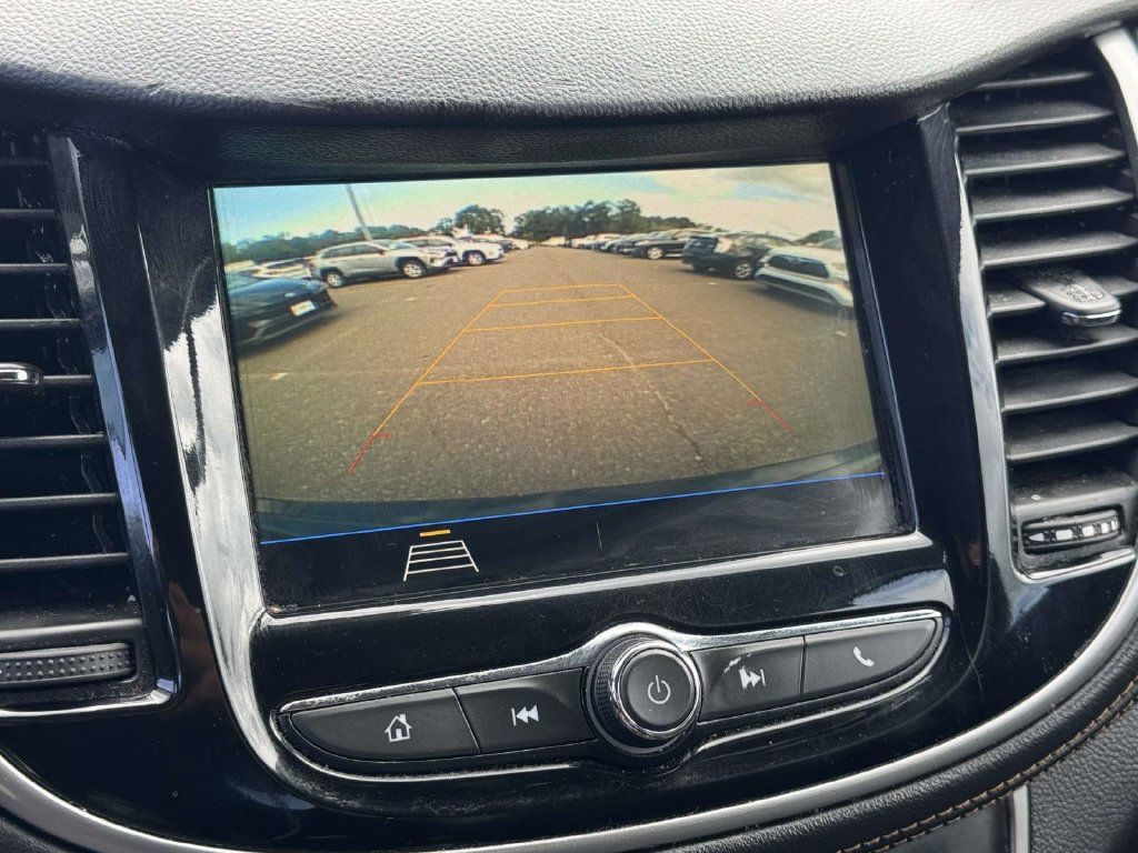 Used 2019 Chevrolet Trax LT w/ LT Convenience Package FWD image 30