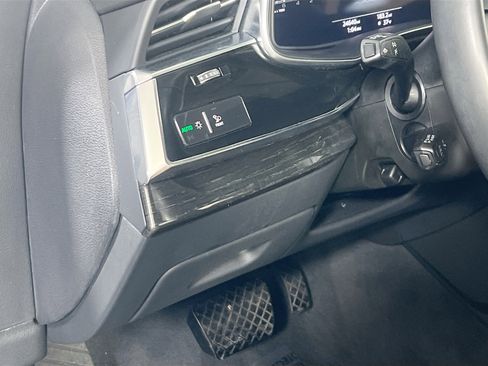 Used 2022 Audi Q7 3.0T Prestige w/ Prestige Package image 10