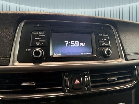 Used 2017 Kia Optima LX image 2