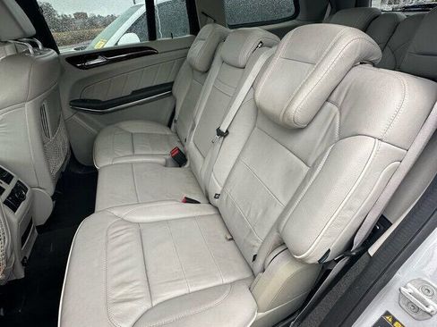 Used 2014 Mercedes-Benz GL 450 4MATIC w/ Driver Assistance Package image 15