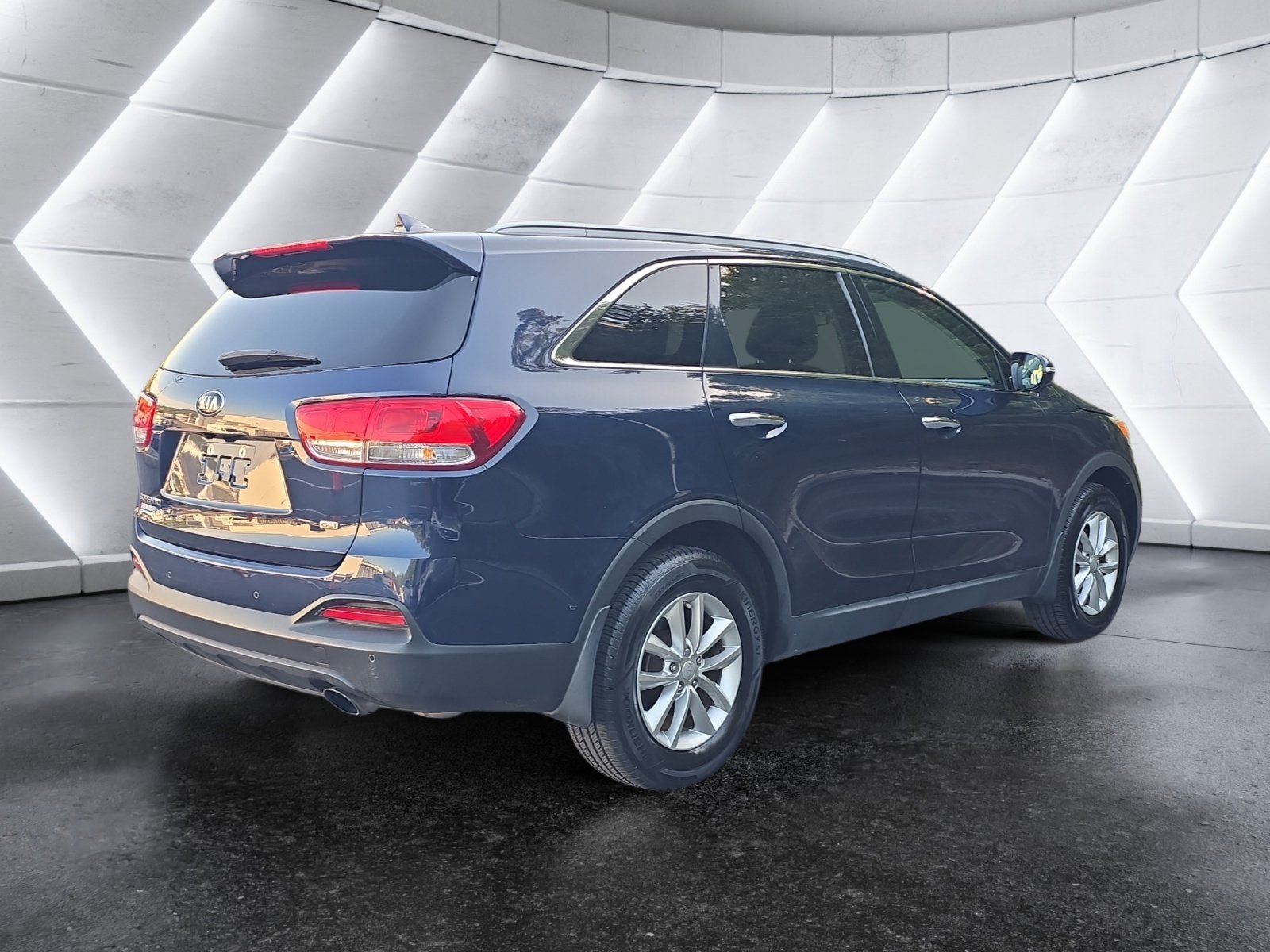 Used 2016 Kia Sorento 2WD LX w/ LX Convenience Package image 5