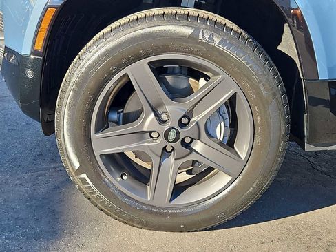 Used 2023 Land Rover Defender 90 X-Dynamic SE image 14