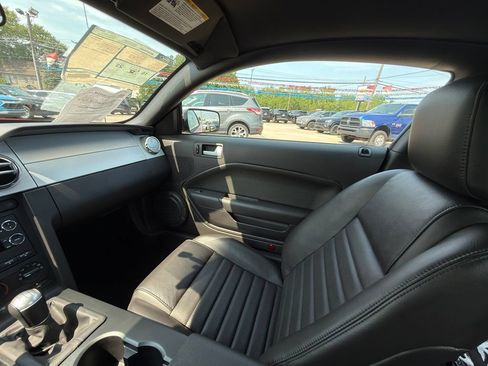 Used 2008 Ford Mustang GT RWD image 21