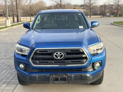 Used 2016 Toyota Tacoma SR5 w/ SR5 Appearance Package (SN) image 3