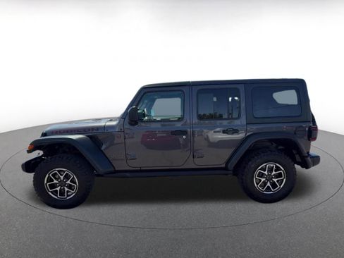 Used 2025 Jeep Wrangler Unlimited Rubicon AWD/4WD image 9