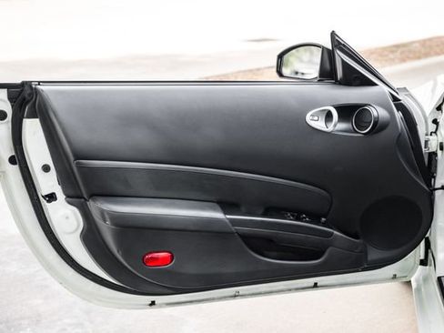 Used 2006 Nissan 350Z Coupe w/ (N93) Cargo Convenience Pkg image 51