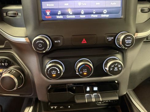 Used 2019 RAM 1500 Big Horn AWD/4WD image 14