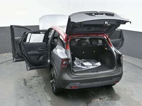 New 2026 Nissan Kicks SR w/ SR Premium Package FWD image 43