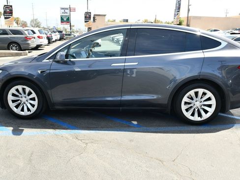 Used 2018 Tesla Model X 100D AWD/4WD image 4