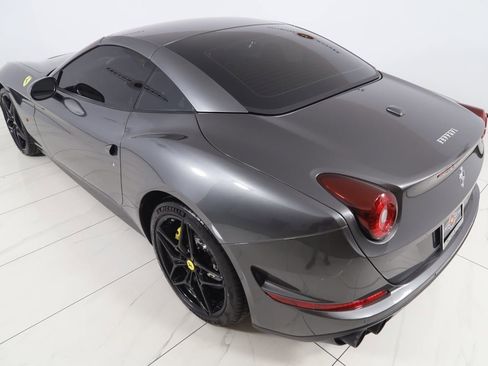 Used 2018 Ferrari California T image 38