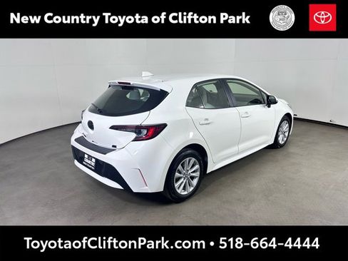 Used 2023 Toyota Corolla SE image 3