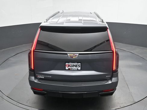 Used 2021 Cadillac Escalade ESV Sport w/ Driver Assist Tech Package AWD/4WD image 30