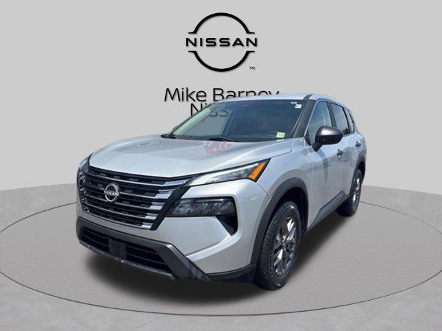 Used 2024 Nissan Rogue S AWD/4WD image 5