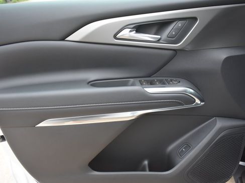 New 2026 Chevrolet Traverse LT w/ Driver Confidence Package FWD image 11