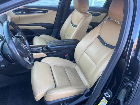 Used 2013 Cadillac XTS Luxury image 14