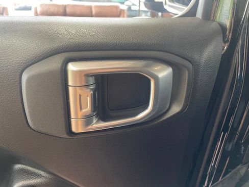 Used 2023 Jeep Wrangler Unlimited w/ Cold Weather Group AWD/4WD image 19