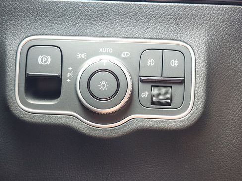 Used 2025 Mercedes-Benz GLA 250 4MATIC image 23