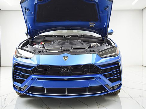 Used 2022 Lamborghini Urus AWD/4WD image 21