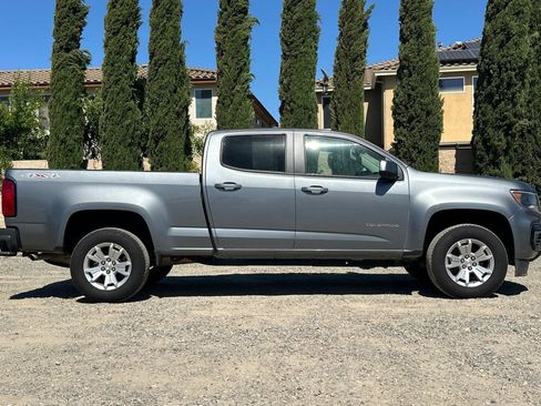 Used 2022 Chevrolet Colorado LT w/ Safety Package AWD/4WD image 3