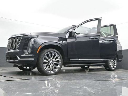 New 2026 Cadillac Escalade ESV Luxury w/ LPO, Radiant Package AWD/4WD image 66