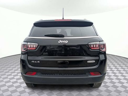 Used 2024 Jeep Compass Latitude AWD/4WD image 4