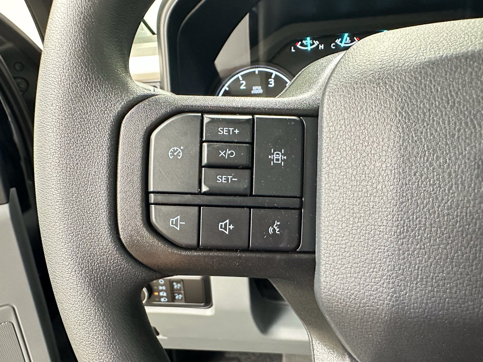 New 2025 Ford F350 XL AWD/4WD image 21