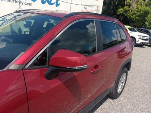 Used 2020 Toyota RAV4 LE image 2