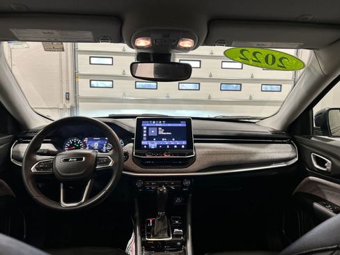 Used 2022 Jeep Compass Latitude image 29