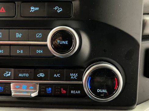 Used 2024 Ford Expedition Max XLT image 60