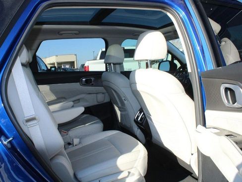 Used 2022 Kia Sorento SX image 12