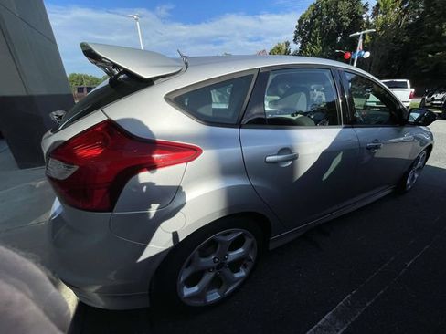 Used 2013 Ford Focus ST FWD image 8