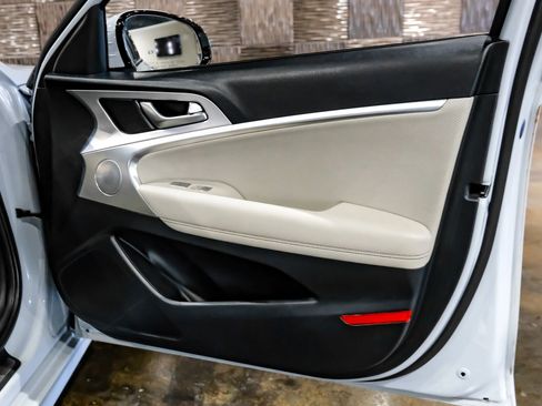 Used 2020 Genesis G70 3.3T w/ Elite Package image 40