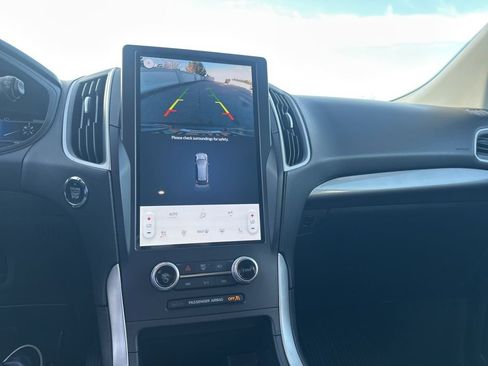 Used 2023 Ford Edge SEL w/ Cold Weather Package image 16