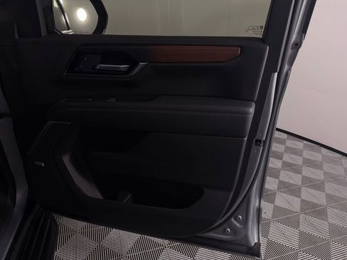 Used 2025 GMC Yukon Denali image 34