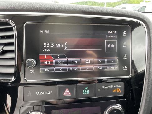 Used 2018 Mitsubishi Outlander SE AWD/4WD image 23
