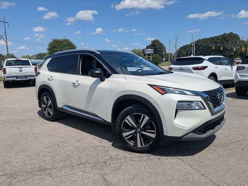 Used 2021 Nissan Rogue SL w/ Premium Package FWD image 2