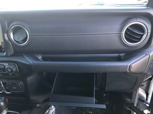 Used 2023 Jeep Wrangler Unlimited Sahara image 47