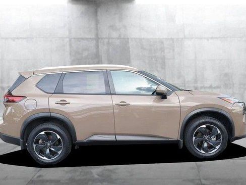 Certified 2024 Nissan Rogue SV w/ SV Premium Package AWD/4WD image 5