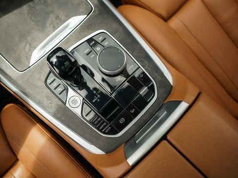 Used 2022 BMW X7 xDrive40i w/ Premium Package image 34