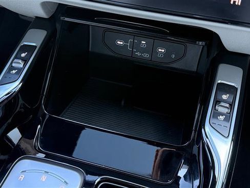 Used 2025 Kia Sorento SX Prestige image 30