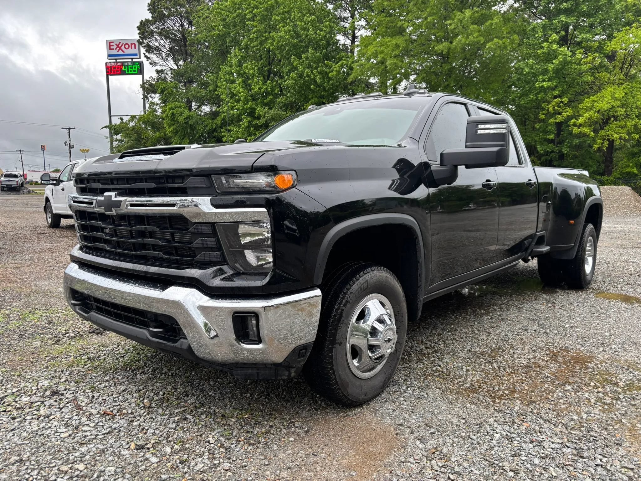 Used 2024 Chevrolet Silverado 3500 LT w/ Texas Edition AWD/4WD image 3