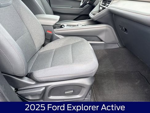 Used 2025 Ford Explorer Active image 13