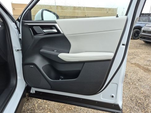 New 2026 Mitsubishi Outlander SE image 47