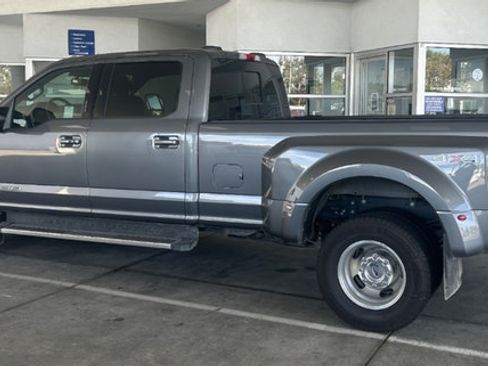 Used 2022 Ford F350 Lariat w/ Lariat Ultimate Package AWD/4WD image 2