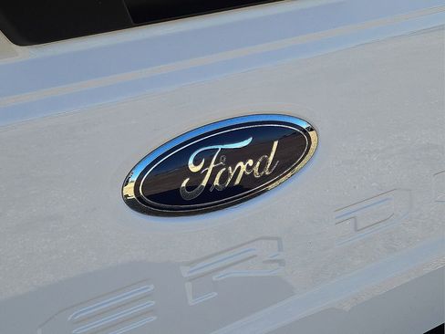 Used 2024 Ford F250 XLT w/ FX4 Off-Road Package image 13